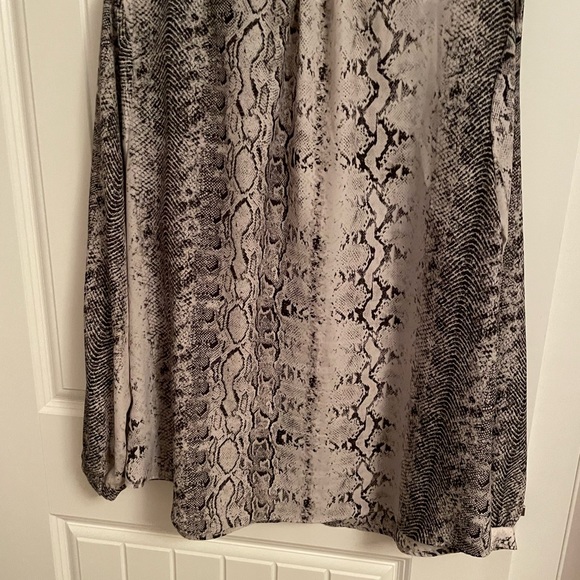 Animal print long sleeve blouse - Picture 4 of 5